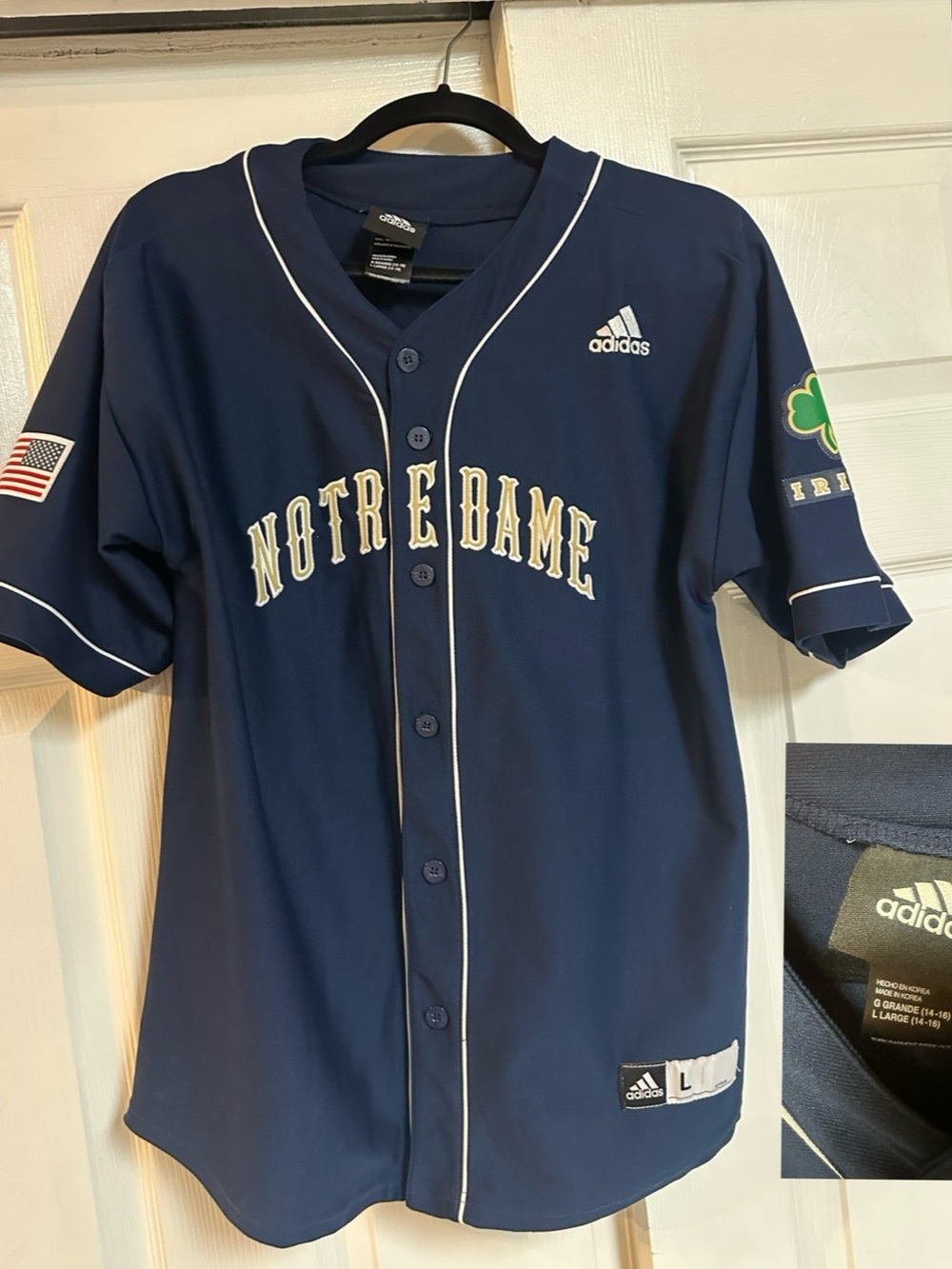 Youth notre dame jersey button up / size large